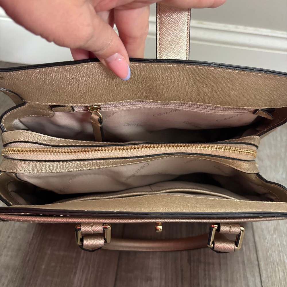 Calvin‎ Klein Satchel Bag Womens Medium Gold Cork Saffiano Trim Satchel - Picture 5 of 12